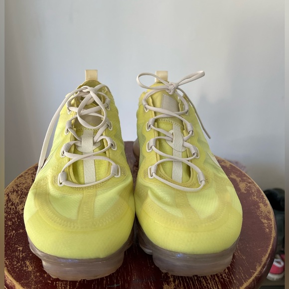 Nike Air Vapormax SE Luminous Green Phantom - women’s size 8 - Picture 2 of 8
